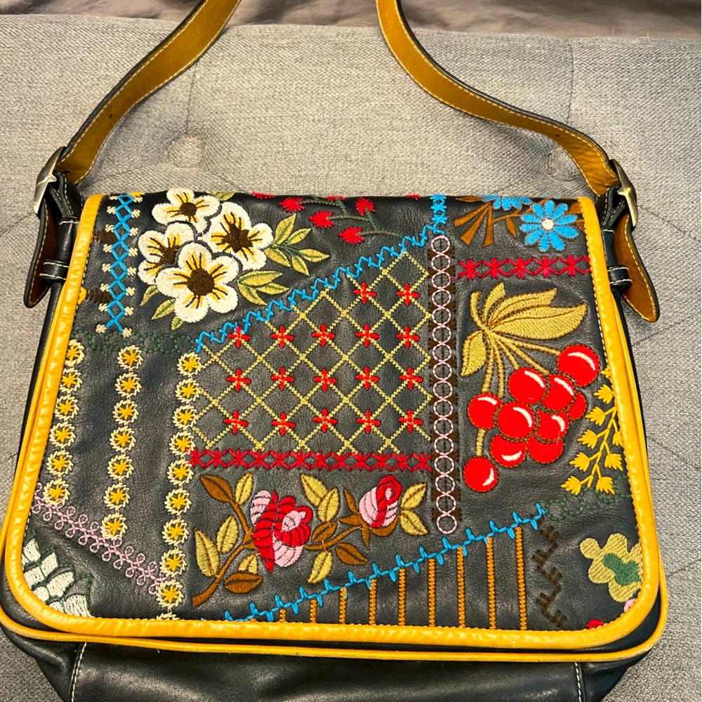 ISABELLA FIORE Embroidered shoulder purse